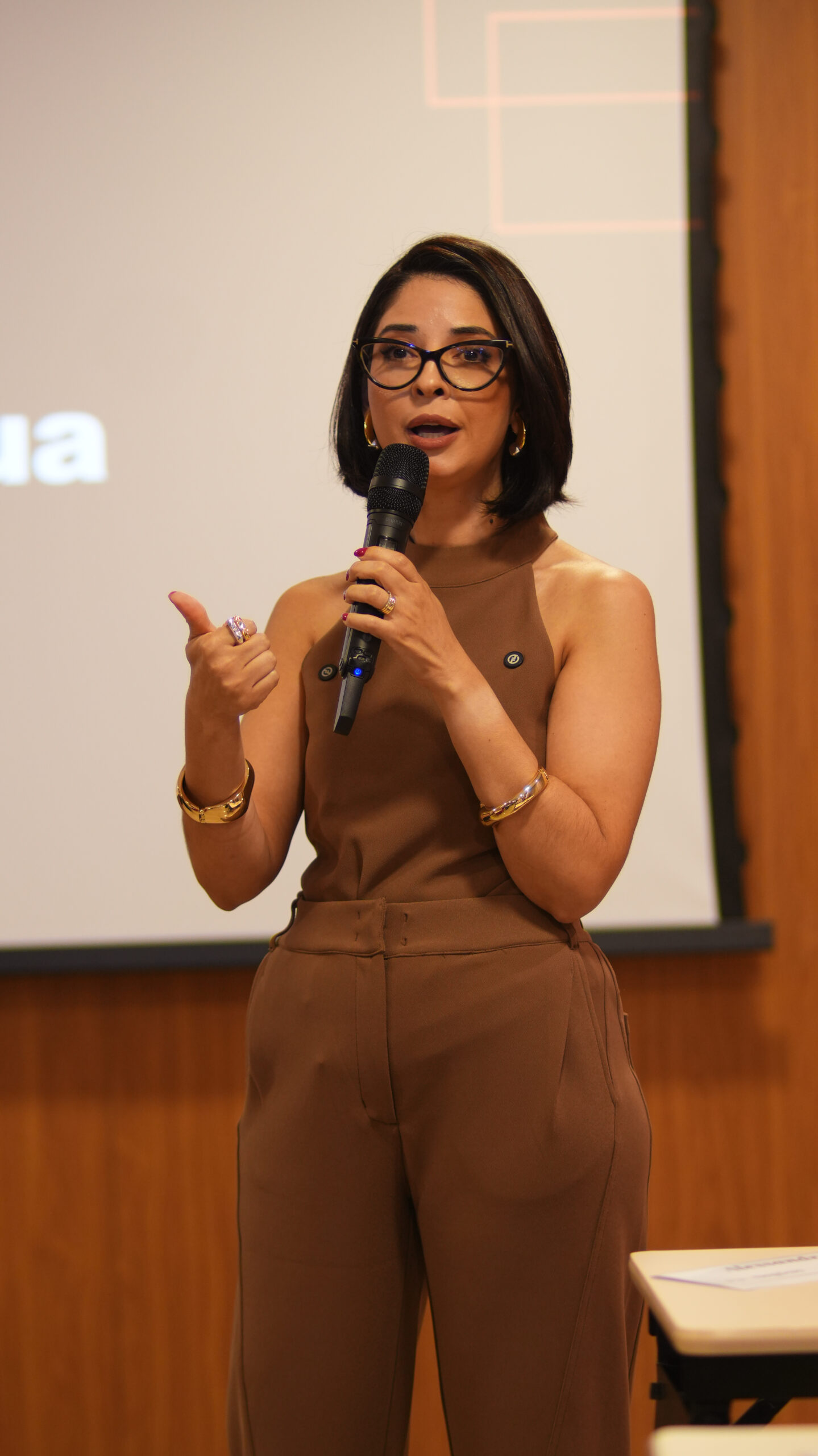 Bianca Amorim palestrando